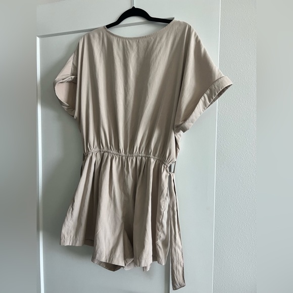 Romper - Picture 4 of 4